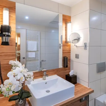 Plaza Premium Columbus 4*