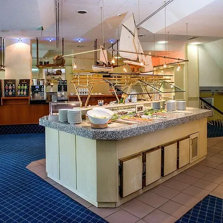 Plaza Premium Columbus Hotel 4*